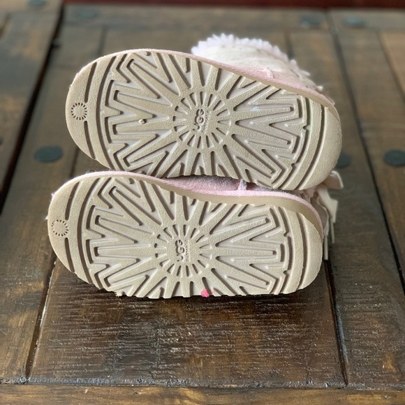 Ugg Bailey toddler sz 9 - Picture 3 of 3